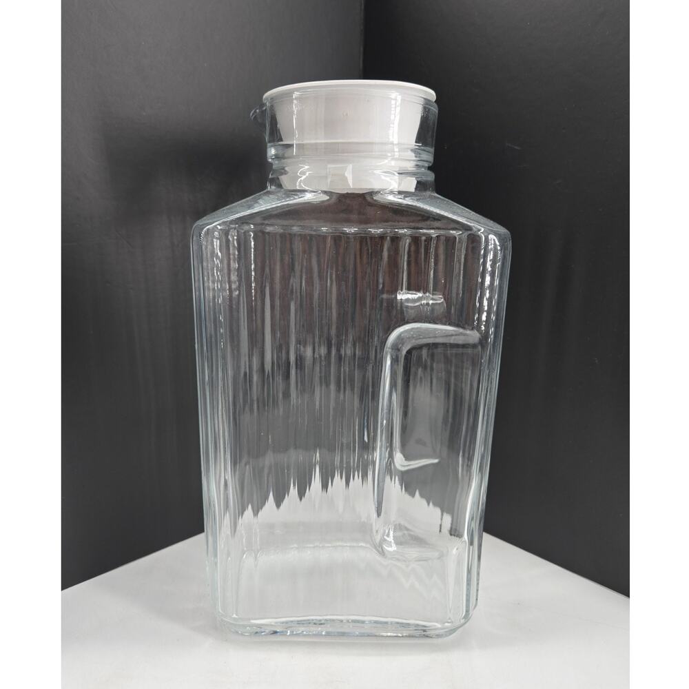 Vintage Arc France Clear Ribbed Glass Refrigerator Pitcher Jug With Lid 64 oz